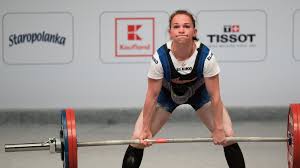 There really are no requirements to start powerlifting, as there are youths as young as 8 years old competing and adults in their 90s who powerlift. Your Need To Know Guide To The 2019 World Open Powerlifting Champs