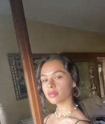 Hi there! My name is Aurora, I'm currently an Erasmus student in Utrecht,  and I'm looking for a job!! I'm an Ayurvedic holistic practitioner.  Eventually I'm also looking for some occasionally babysitting.