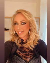 Gracias Dr @gamaliel_vr 🌟💖🙌😁el mejor en belleza! 🤩😃💋