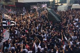 Beşiktaş belediyesinin yaptırdığı kartal heykelinin açılışı yapıldı. Gunesli Gunler De Ikinci Sezon Besiktas Sampiyonlugunu Ilan Etti Diken