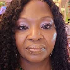 Jeanette Beyer's Instagram, Twitter & Facebook