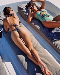 Emily Ratajkowski Sexy Ass - Seductive Images on SexyPhoto