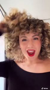 Dolly Parton's Curly Hair Routine for Naturally Curly Hair