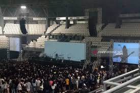 Bertempat di tennis indoor senayan jakarta, christina menggelar konsernya. Svmmerdose Buka Konser Lany Dengan Penampilan Akustik Antara News