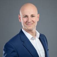 100+ perfiles de «Klug»