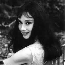 Audrey Hepburn With Long Hair Audrey Hepburn Audrey Hepburn Style Icon Audrey Hepburn Style