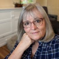 Bobbi Anne's Instagram, Twitter & Facebook