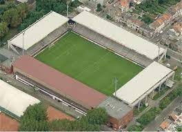 Het olympisch stadion is eigendom van de stad antwerpen, maar beerschot ac had de toestemming om het als thuisbasis te gebruiken. Olympisch Stadion T Kiel Koninklijke Beerschot Antwerpen Club Stadion Antwerpen Fussball