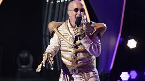 Дивіться сьомий випуск шоу маска. The Masked Singer Season 2 Episode 4 Paul Shaffer Is Skeleton Conan Daily