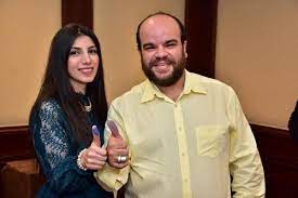 سوف نبقى هنا رامى محمد. Ù‡ÙƒØ°Ø§ Ø§Ø­ØªÙÙ„ Ø§Ù„ÙÙ†Ø§Ù† Ù…Ø­Ù…Ø¯ Ø¹Ø¨Ø¯ Ø§Ù„Ø±Ø­Ù…Ù† Ø¨Ø¹ÙŠØ¯ Ø²ÙˆØ§Ø¬Ù‡