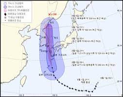 Worldwide animated weather map, with easy to use layers and precise spot forecast. ë™í•´ í•œë°˜ë„ ê´€í†µ í•œ ì¼ ê¸°ìƒì²­ì˜ ì—‡ê°ˆë¦° ì œ10í˜¸ íƒœí' ì§„ë¡œ ì˜ˆë³´ ë™ì•„ì‚¬ì´ì–¸ìŠ¤