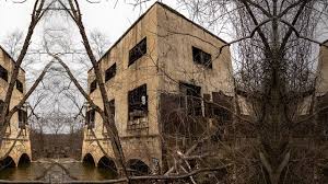 The alien buildings of mos espa, the town built in the tunisian desert by george lucas for the filming of the phantom menace. a sand dune is slowly moving in to cover the buildings. Exploring Belle Isle In Richmond Virginia Youtube