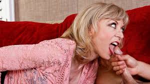 Nina Hartley fucking in the living room with her lingerie | MyFriendsHotMom