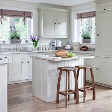 white cottage farmhouse kitchens