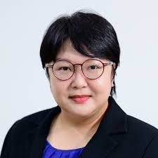 Zee Lee's Instagram, Twitter & Facebook