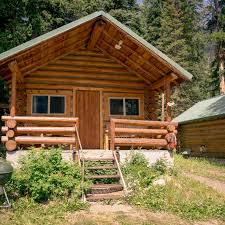 Silver gate sits at an elevation of 7,400 ft, while the peaks around us soar to over 11,000ft. Pine Edge 4 Yellowstone Lodging Wyoming Cabin Cabin