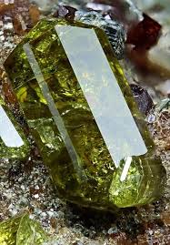 Epidote Torino Italia Minerals Crystals Stones Minerals And Gemstones Rocks And Minerals