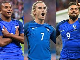 Cuộc đối đầu giữa hai tượng đài. Ghim Tren Ä'á»i Tuyá»n Phap