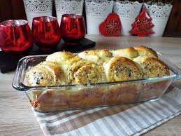 Se procedeaza la fel si pentru al doilea cozonac. Cozonac Sarat Cu Branza Si Ierburi Aromatice Video Retetele Mele Dragi