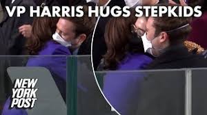 Aug 12, 2020 · kamala harris will have her 2 stepkids by her side on her road to the white house hedy phillips 8/12/2020. Who Are Cole And Ella Emhoff Meet Vp Kamala Harris Stepchildren New York Post Youtube