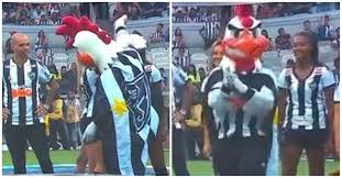 É filho de pai argentino e mãe colombiana. Mascote Do Atletico Tem Atitude Machista Em Apresentacao De Jogadoras