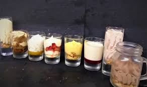 Declinaison De Verrines Mousse Chocolat Noir Crumble Coco Une Envolee Culinaire Verrine Tiramisu Crumble Amande Verrines Sucrees