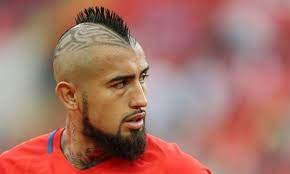 Die wichtigsten news und gerüchte zum. Fellaini Und Andere Extravagante Frisuren Fussballer Hangen Von Futbol