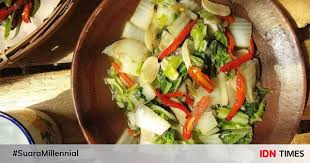 Jika ingin menyantap bakso tahu kuah, anda bisa menambahkan bakso sapi, mi, soun, sayur sawi, sambal, kecap, saus, dan lainnya. Resep Tumis Sawi Putih Bakso Dan Cara Membuatnya Yang Cepat