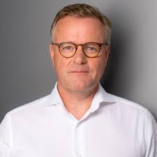 Master Biotech: Enhance Leadership Skills with Expert Speakers