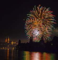 August auch in diesem jahr nicht durchgeführt werden. 1 August Feuerwerk Basel Foto Bild Europe Schweiz Liechtenstein Kt Basel Stadt Bilder Auf Fotocommunity