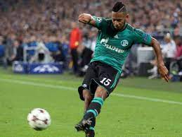 Dem fc schalke 04 droht zum rückrundenauftakt gegen werder bremen der ausfall von dennis aogo. Kaufoption Bei Aogo So Viel Musste Schalke 04 Nach Hamburg Uberweisen