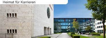 Stock der denkmalgeschützten wappenhalle, dem ehemaligen abfertigungsgebäude. Hdbw Hochschule Der Bayerischen Wirtschaft Startseite Facebook
