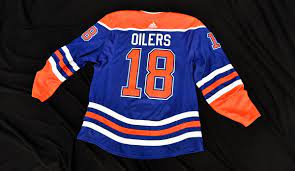Available with free worldwide shipping! Edmonton Oilers Retro Jersey Uniswag