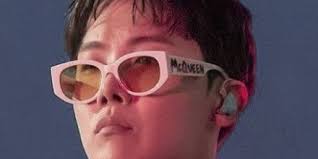 Alexander McQueen AM0330S 003 Sunglasses