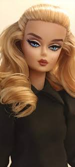 What do you think of the Robert Best doll's outfit?