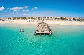 Jutting up from the atlantic, some 311 miles (500km) west of senegal, cabo verde is a stunning island chain with a captivating blend of mountains, beaches and peaceful seaside villages. Kapverden Reisen Mit Kindern Urlaub Mit Kleinkindern