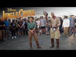 Jul 18, 2021 · the redesigned jungle cruise, which now features a colorful scene in which monkeys wrestle over a christmas sweater and spin on a victrola, is now as much a reflection of 2021 as it is 1955. Jungle Cruise Stream Netflix Dvd Prime Maxdome Erscheinungstermine