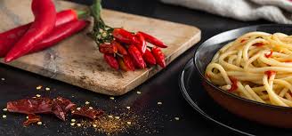 Peperoncino in polvere, a base di peperoncino a terra, ha esigenze di storage analoghi ad altre miscele di erbe secche. Come Cucinare Il Peperoncino Proprieta Usi E Ricette Come Cucinare By Il Cucchiaio D Argento