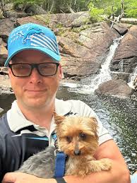 🧊 Pink Hof is back! 🧊 Today's 8 minutes bath in Czech, -4°C 🇨🇿. No Wim  Hof, just our women power Pink Hof 😀🩷💪.