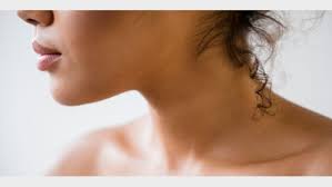 Como Eliminar La Papada Naturalmente Masticar Chicle Uno De Los Ejercicios Mas Efectivos Ciudad Magazine Te comento que que hecharte crema reafirmarte para el rostro y darte 50 palmadas diarias en tu papada y chachete t ayuda a reducir. como eliminar la papada naturalmente