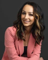 Shandy Williams's Instagram, Twitter & Facebook