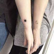When it comes to ink, size doesn't matter, and small tattoos are the real proof. 109 Hinh XÄm Cáº·p Äáº¹p Y NghÄ©a Va Cháº¥t Nháº¥t Cho Äoi Lá»©a Báº¡n Than