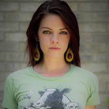 Caitlin Boyer's Instagram, Twitter & Facebook