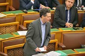 Minden, amit schiffer andrás témában tudni érdemes. Itthon Schiffer Andras Kilep Az Lmp Bol Hvg Hu