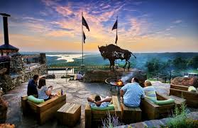 You'll find food shops at the bottom of rockefeller center. Buffalo Bar At Top Of The Rock Outdoor Patio Picture Of Osage Restaurant Ridgedale Tripadvisor