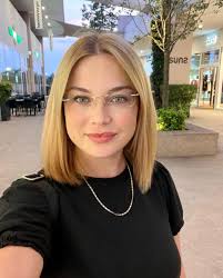 Mary Marty's Instagram, Twitter & Facebook