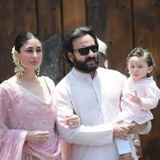 The Royal Family Poses For The Camera At Sonam Anand S Wedding Can T Take Our Eyes Off Taimu Sonam Kapoor Wedding Indian Wedding Fashion Kareena Kapoor Khan