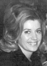 Lori Richie's Instagram, Twitter & Facebook