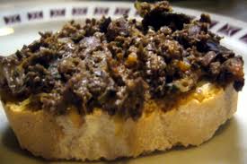 Cuocere pochi minuti, mescolando sempre. Crostini Di Fegatini