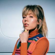 Janet Mccurdy's Instagram, Twitter & Facebook